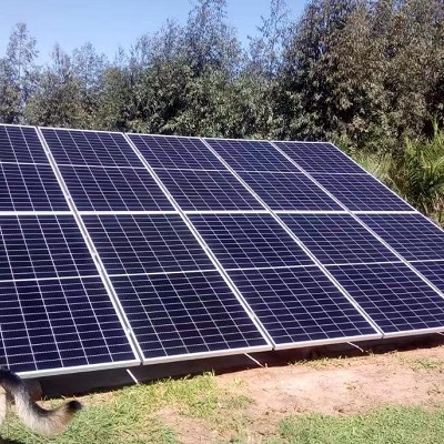 نظام الطاقة الشمسية الهجين 30kw لمزرعة أوروغواي متوافق مع المولد
